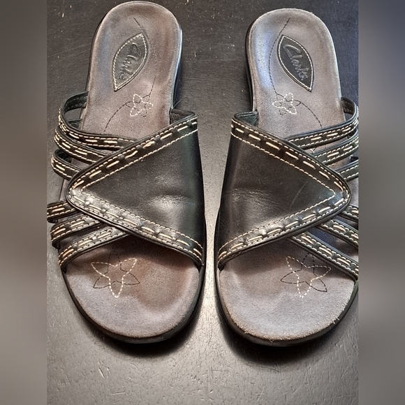 Clarks Black Leather Open Toe Slides  Size 7M - Picture 1 of 10